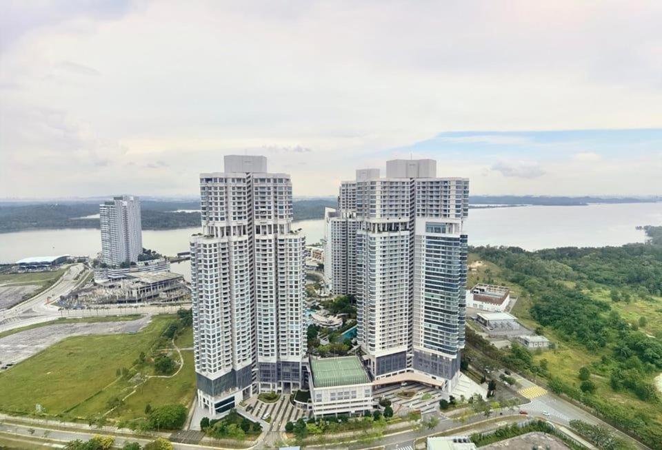 1519 Almas Suites Seaview Sunrise Netflix By Stay Nusajaya  Esterno foto