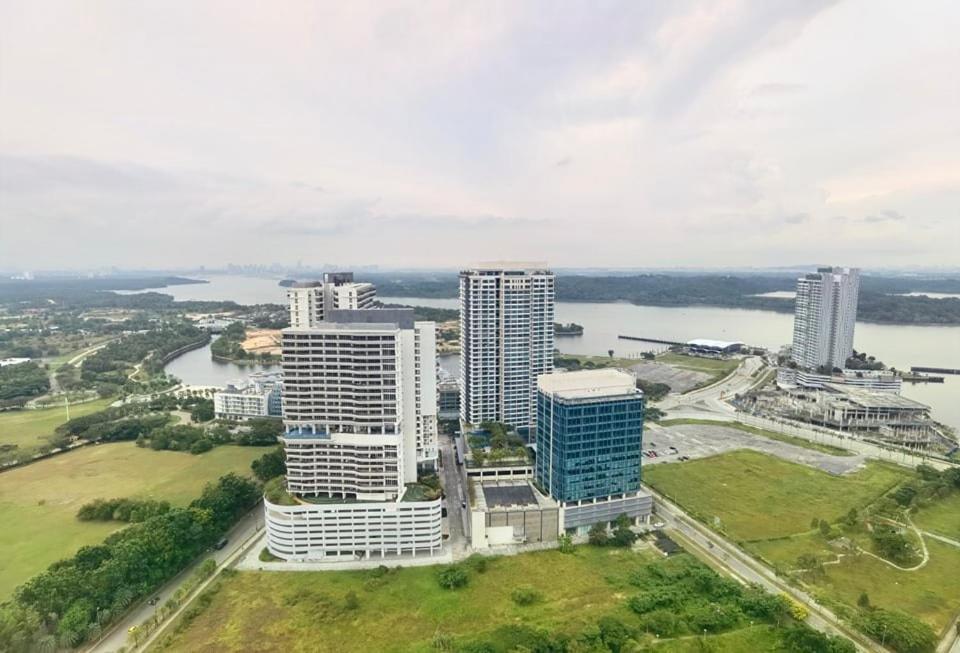 1519 Almas Suites Seaview Sunrise Netflix By Stay Nusajaya  Esterno foto