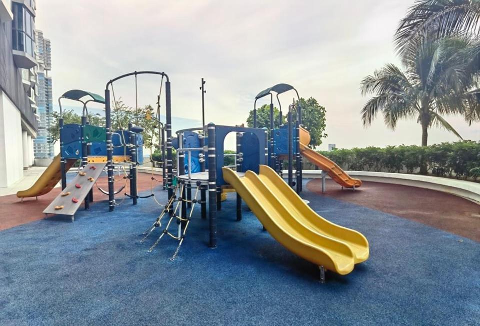 1519 Almas Suites Seaview Sunrise Netflix By Stay Nusajaya  Esterno foto