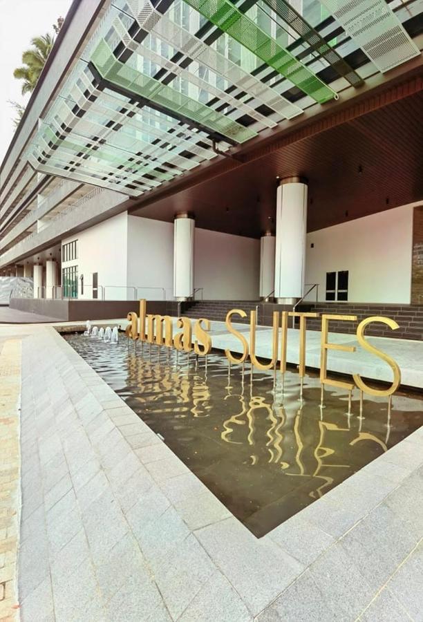 1519 Almas Suites Seaview Sunrise Netflix By Stay Nusajaya  Esterno foto