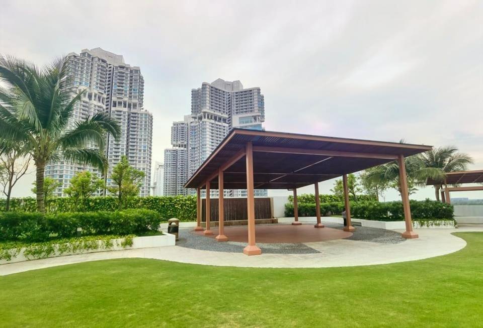 1519 Almas Suites Seaview Sunrise Netflix By Stay Nusajaya  Esterno foto