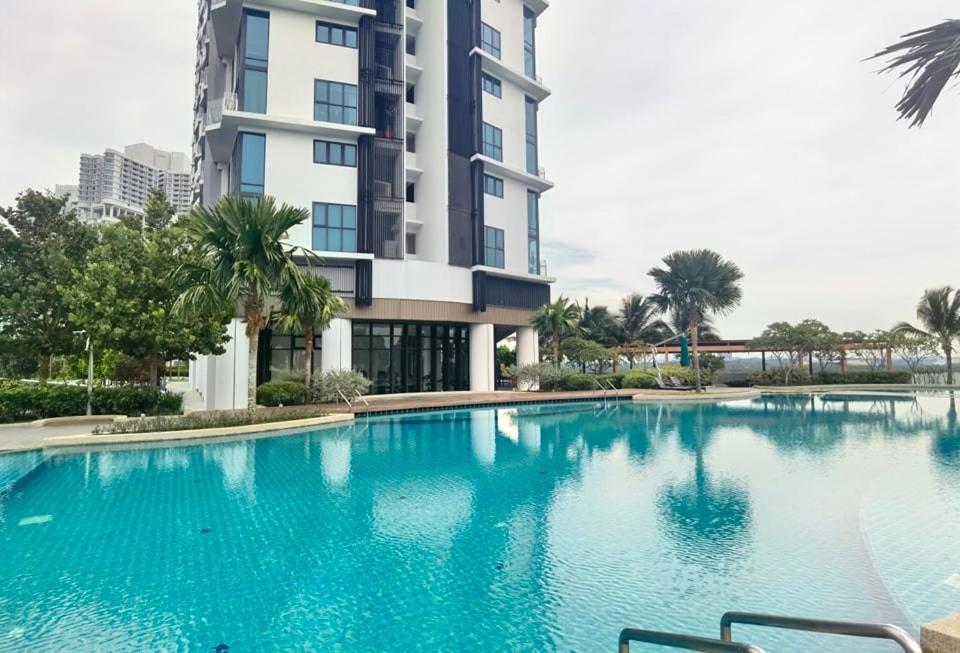 1519 Almas Suites Seaview Sunrise Netflix By Stay Nusajaya  Esterno foto